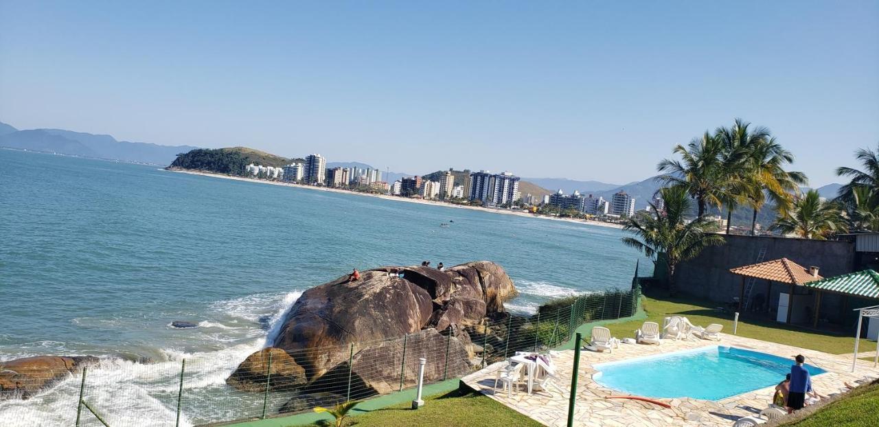 Flat Pe Na Areia Iate Club Martim De Sa Lejlighed Caraguatatuba Eksteriør billede